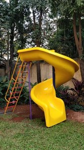 Equipo de juego al aire libre tobogán en espiral con techo para jardines - Product Image 4