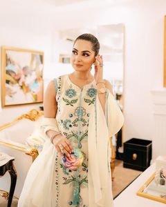 Designer Festival Wear Georgette Beautiful Heavy Front and Back Pantalon Kurti brodé des deux côtés avec GPO Lace Work Dupatta - Product Image 3