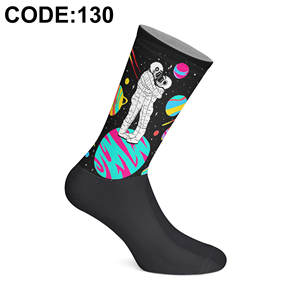 Chaussettes à sublimation fabriquées en Turquie, impression numérique 360°, design artistique, chaussettes unisexes, mélange de polyester de haute qualité, Artwear - Product Image 2