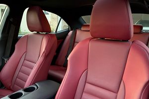 Lexus IS 350 F Sport 2015 d'occasion, 10 500 miles, 1 propriétaire, 306 ch, V6, transmission intégrale - Product Image 5