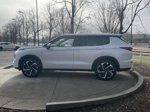 Mitsubishi Outlander SE 4WD 2023 Usado, Transmisión Automática, Volante a la Izquierda - Product Image 4