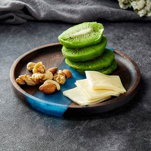 Plateau de service pliable classique en résine avec logo personnalisé pour la salle de bain, la maison, l'hôtel et les restaurants, de Time 2 Decor - Product Image 3