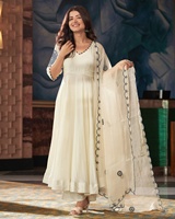 Ensemble Kurti élégant en 3 pièces pour femmes avec broderie de sequins, parfait pour les fêtes, les mariages et les occasions festives
