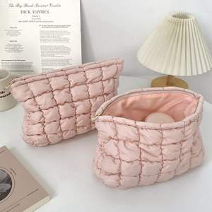 Bolsas y estuches de cosméticos acolchados - Product Image 2