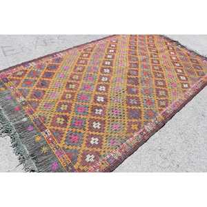 Tapis turc Kilim 5,6 x 10 pieds, tapis marocain vintage rouge en laine - Product Image 2