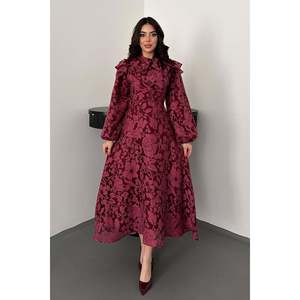 Robe de couleur prune avec détail écharpe au col. Prune - Product Image 1