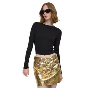 Top Deportivo Informal Hecho de Tela de Lona Resistente - Product Image 1