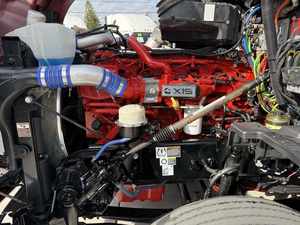 Semi-remorque Sleeper T680 2021 d'occasion - Modèle à toit surélevé, 450 CV, boîte automatique 12 vitesses, livraison à domicile disponible immédiatement - Product Image 5