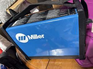 Listo para enviar: Soldadora Miller Maxstar 161 STL TIG/Stick para acero, 15-30 kW, espesor de 3/8 pulgadas, 3 años de garantía, paquete de 5,9 kg, en stock. - Product Image 3