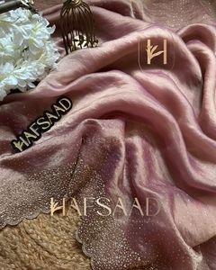 Le dernier Saree de style Bollywood avec chemisier assorti pour la collection de mariée et de festival est disponible au meilleur prix - Product Image 6