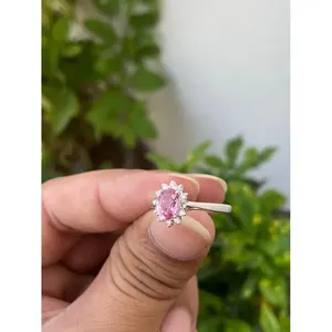 Bague en or 14 carats d'inspiration vintage avec saphir rose et diamants taillés ovale et poire, bijoux fins de fiançailles pour garçons - Product Image 1