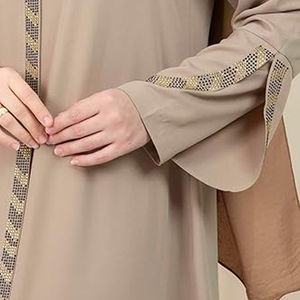 Nouvelle vente en gros Fabricant de haute qualité Abaya en mousseline de soie modeste et simple Robe pour femmes musulmanes Vêtements islamiques pour femmes Logo personnalisé - Product Image 5