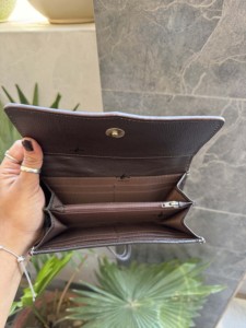 กระเป๋าคลัทช์หนังวัวขนเฟอร์สำหรับผู้หญิงกระเป๋าคลัทช์ลายดอกไม้สีเทอร์ควอยซ์ดีไซน์สวย - Product Image 6