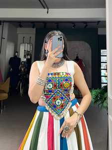 Navratri Special Rayon Lehenga con Gota Patti Work & Mirror Gamthi Work y Kodi Lace Touch Up con Zarkan Diamond Work Blusa - Product Image 4