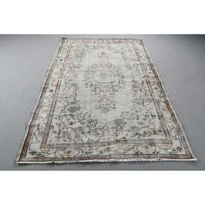 Tapis vintage, tapis turc 5,2x8,2 pieds, tapis en laine blanc et marron à pois - Product Image 1