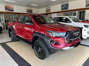 Parfait État d'Occasion 2023 pour HILUX 2.8GD6 Double Cabine 4x4 Conduite à Gauche - Product Image 5