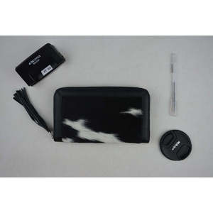 LAXURA Small <b>Genuine</b> Cowhide <b>Leather</b> Ladies <b>Wallet</b> Elegant and Stylish - Product Image 2