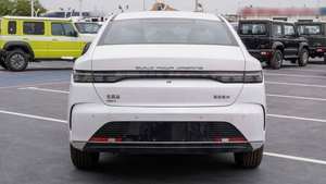 รถยนต์ไฟฟ้าปลั๊กอินไฮบริดรุ่น Destroyer 05 ปี 2024 ระยะทางวิ่งมากกว่า 700 กม. แบตเตอรี่ 110 กิโลวัตต์ชั่วโมง กำลังมอเตอร์ 200-250 กิโลวัตต์ - Product Image 4