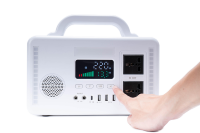 멋진 야외 모험을위한 블루투스 오디오와 새로운 세련된 300W 휴대용 파워 스테이션 블랙 화이트 색상