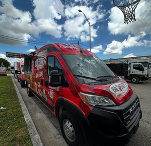Customized Mobile Food Truck Fully Equipped Kitchen Food Vending <b>Trailers</b> for Fast Food - Product Image 2