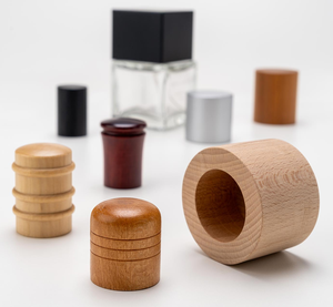 Conception populaire Capsules de bouteilles de parfum en bois Couvercle de bouchons naturels en bois de différents concepteurs - Product Image 1