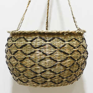 Jardinières décoratives suspendues rondes en jonc de mer naturel fait à la main Artex Dong Thap - Product Image 3