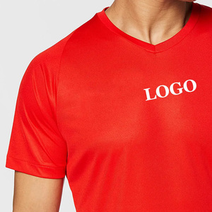 Ensemble d'uniformes de football pour hommes – Maillot de football à manches courtes 100 % polyester, haute qualité, prix de gros - Product Image 4