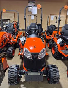 Kubota mini tractor con cabina | Usado Kubota Tractor con cabina Segadora Pala cargadora frontal y retroexcavadora implementos para la venta - Product Image 5