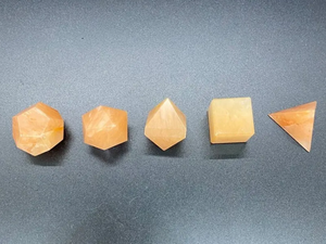 Cristal rouge aventurine géométrie 5 pièces ensemble sculpté pierre naturelle sacrée pour guérir les solides platoniques formes géométriques uniques - Product Image 3