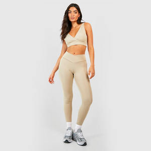 Haute qualité 2023 Gym Fitness Wear femmes Beige couleur Wrap avant sport Gym soutien-gorge à vendre dans des tarifs raisonnables - Product Image 4