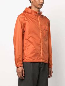 เสื้อแจ็คเก็ตกันลมบางเบาสำหรับผู้ชายแฟชั่นฤดูใบไม้ร่วง สไตล์ลำลองกลางแจ้งแบบใหม่ พร้อมคุณสมบัติป้องกันรอยยับและตกแต่งด้วยงานปัก - Product Image 3