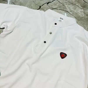 Camisetas de cuello de moda: redefiniendo el polo clásico con siluetas modernas, patrones llamativos y telas Premium - Product Image 1