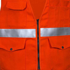สีที่กําหนดเองอุตสาหกรรมก่อสร้างปรับแต่งโลโก้สะท้อนแสง Hi Vis ชุดป้องกัน Workwear เสื้อกั๊กความปลอดภัยในการทํางาน Hi Vis พร้อมกระเป๋า - Product Image 6