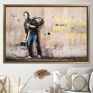 Lienzo Urbano: Panel de Arte Callejero Impreso Inspirado en Banksy, Lienzo con Marco Dorado - Product Image 1