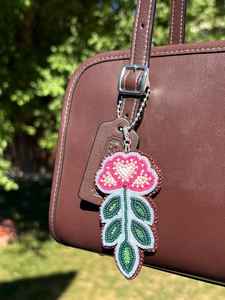 Llavero Personalizado Duradero con Diseño de Corazón en Color Liso, Estilo Clásico, Bordado a Mano con Cuentas de Semillas - Product Image 6