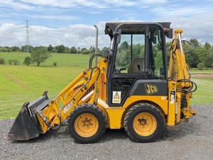 รถตักล้อยาง JCB 1CX ขนาดกะทัดรัด เครื่องยนต์ดีเซล รถขุดตักดิน รถตักหน้า รถขุดดินสำหรับงานก่อสร้าง - Product Image 2