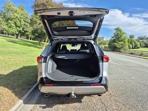<span class=keywords><strong>Toyota</strong></span> <span class=keywords><strong>RAV4</strong></span> <span class=keywords><strong>XSE</strong></span> 2.5P HV ECVT AWD SUV 2025 d'occasion en parfait état – Expédition mondiale - Product Image 5