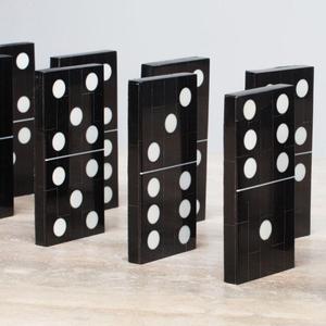 Jeu de dominos noirs, boîte cadeau unique, prix abordable, jeu d'intérieur pour enfants, jeu de pique-nique, fabrication sur mesure - Product Image 4