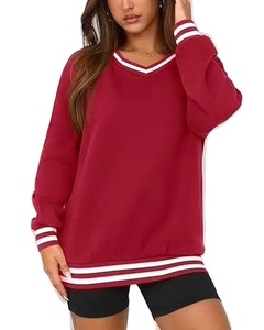 Sweat à capuche marron foncé uni à col en V pour femme, manches longues, en coton, coupe ample, broderie frontale, streetwear, personnalisable OEM, décontracté - Product Image 5