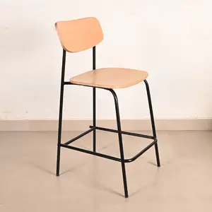 Yüksek kaliteli istiflenebilir ahşap ve demir çubuk tabureler ev Bar restoran için yüksek tabure Bar sandalyesi yüksek sandalye