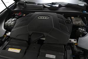 Audi Q8 Prestige 2019 d'occasion, moteur V6 turbocompressé, transmission intégrale, remplacement récent du moteur, bleu métallisé Navarra - Product Image 6