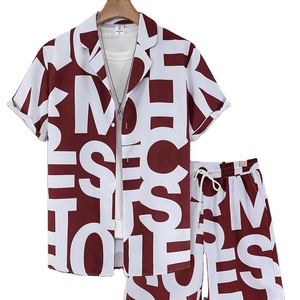 Ensemble de vêtements de plage pour hommes de haute qualité avec un design uni rouge, tenue d'été idéale pour les hommes, parfaite pour les escapades à la plage. - Product Image 1