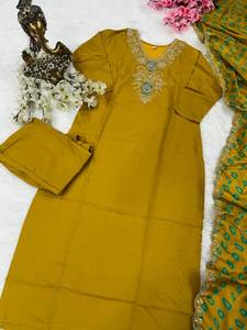 Dernier Designer Viscose Soie Broderie Travail Kurti Set Par FabZone - Product Image 3
