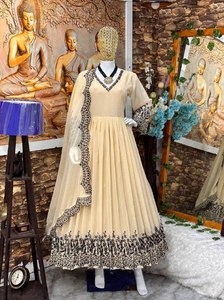 ชุดปาร์ตี้สวมใส่กับ sarara และงานปัก - Product Image 2