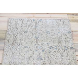 Alfombra Turca Vintage de 2.2x8.4 pies, Alfombra Beige con Diseño Floral de Lana - Product Image 4