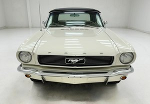 Mustang Convertible Usado de Buena Calidad, Año 1966, Motor 289 V8, con Bajo Kilometraje - Product Image 3