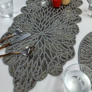 Camino de Mesa Decorativo con Cuentas Coloridas y Diseño Floral Único de Última Moda 2025, Satén de Algodón Elegante - Product Image 1