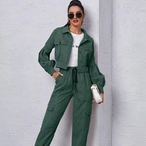Wholesale <b>Women</b> Winter <b>Short</b> Two Piece Polyester Tracksuit Zip up Jacket and Pants OEM Supplier - Product Image 1