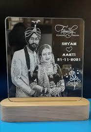 Ilumine sus Recuerdos con un Exhibidor LED Acrílico con Diseño Moderno Personalizado para Publicidad Exterior en Centros Comerciales - Product Image 2