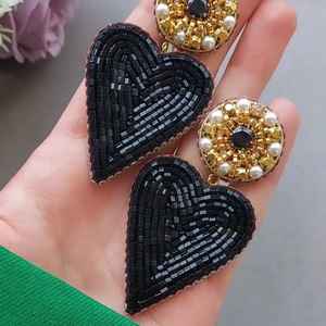 ต่างหูสตั๊ดสไตล์คลาสสิกสไตล์ยุโรปอเมริกันชุดโบฮีเมียนสีดำพร้อมลูกปัดสไตล์ตะวันตกสำหรับงานแต่งงานขายส่ง - Product Image 5